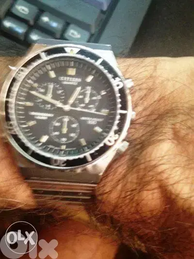 Rare CITIZEN 3530 ( first analogue quartz chronographer )