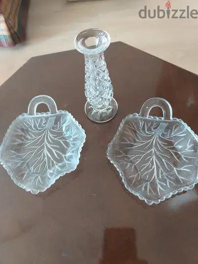 A set of 2 ashtrays & vase