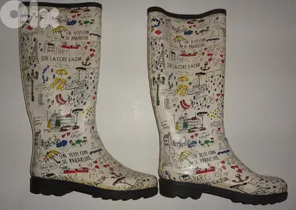 Faux pas paris rain boot still as new size 36
