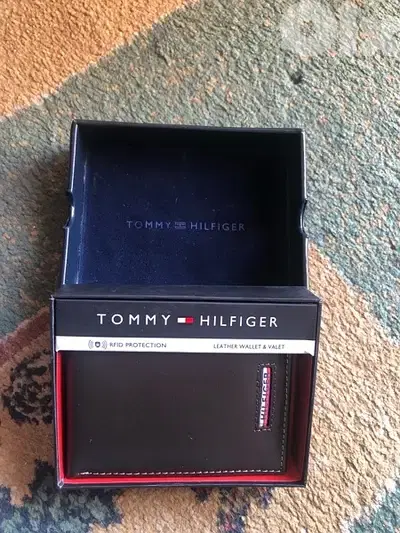 TOMMY HILFIGER WALLETS ORIGINAL New never used