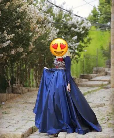 size medium فستان ملبوس مرة واحدة للبيع