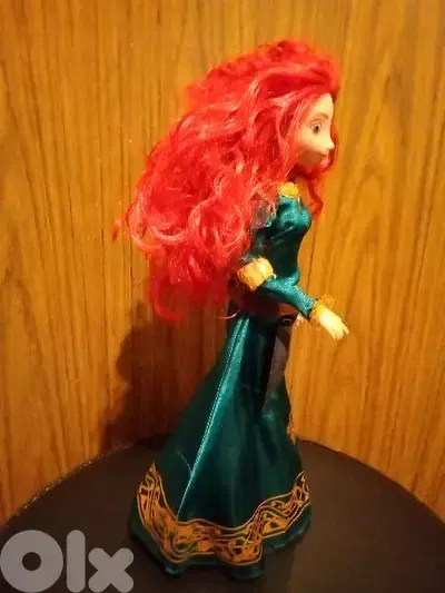 MERIDA -BRAVE DISNEY Pixar Great dressed doll. Articulated hands=25$