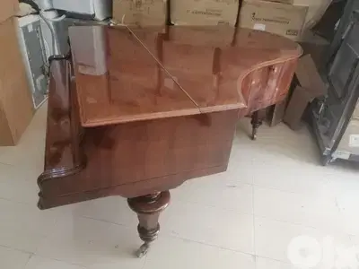 بيانو روعة النظافة شبه جديد للعذف والتدريب صوت نقي لون مميز جميل piano
