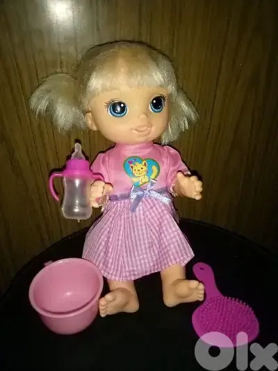 BABY ALIVE Girl Still Good Hasbro toy +Water bottle +Hair brush+Cup=22