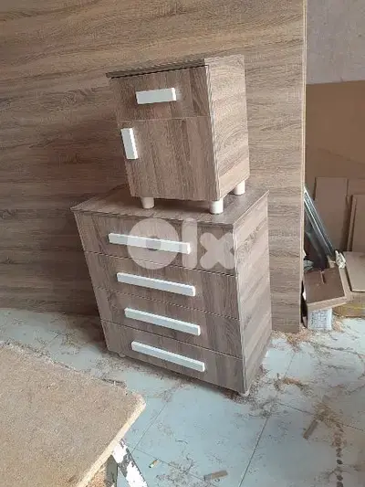 شفنيرة اربع جوارير عرض 80 سم مع كمدينة صغيرة