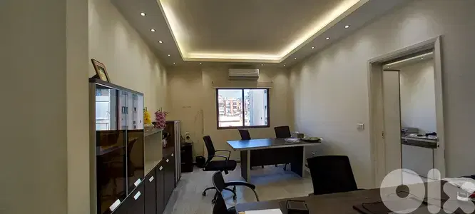 Furnished office in commercial Center for rentمكتب مفروش في المركز