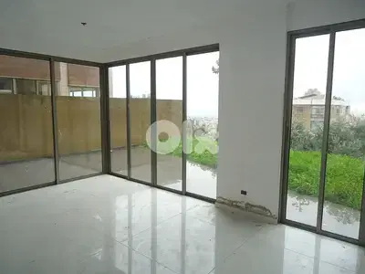 Apartment for sale in Mansourieh شقة للبيع في المنصورية