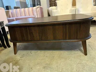 طاولة نص كبيرة لصالون ملبسة قشرة افركيه