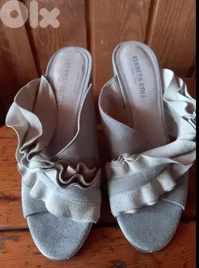 New Kenneth cole 37