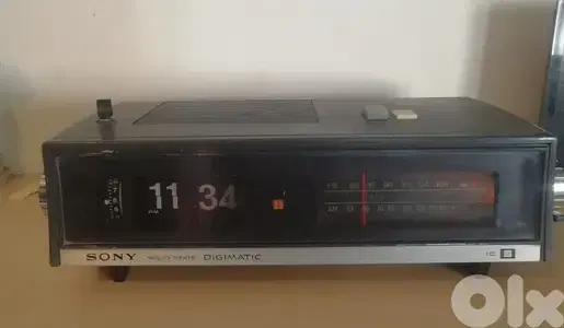Vintage  1973 Sony Solid State  Digimatic Japan Flip Clock tuner Alarm