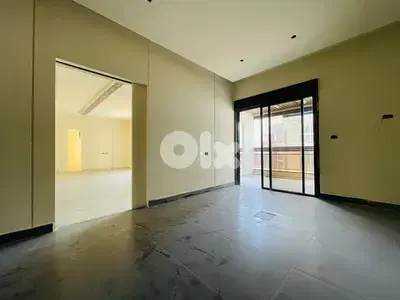 RAO26-4885  Office 250m for rent in Achrafieh, $ 1,500 cash
