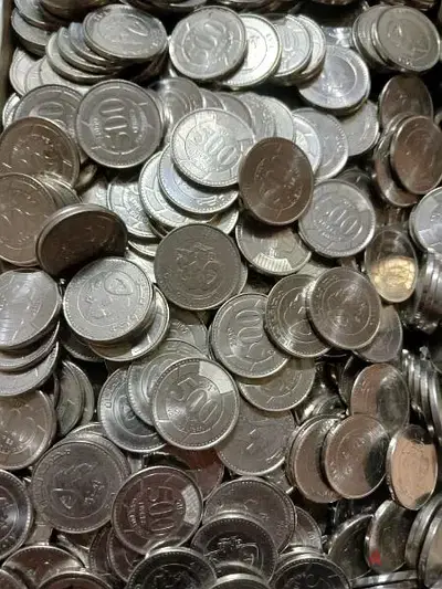 coins 500 L. L per kg