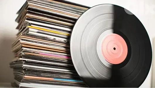 vinyls collection list volume 4 prices start at 6$ ask for prices vinyls collection list volume 4 prices start at 6$ ask for prices