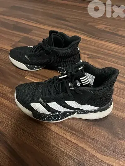 adidas sports shoes size 35