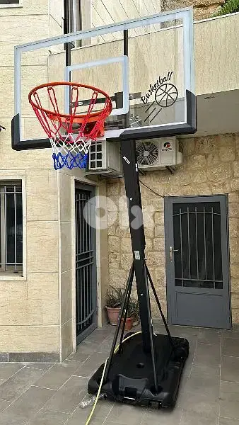 Now 425$ before 600$ movable hoop basketball
