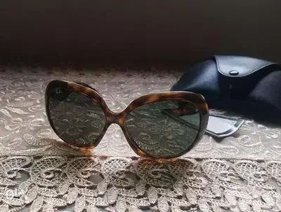 RAY-BAN