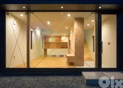 Showroom In Spears With Commercial Licence (370Sq) + Terrace (BT-696)