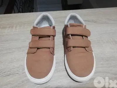 Okaidi brown shoes