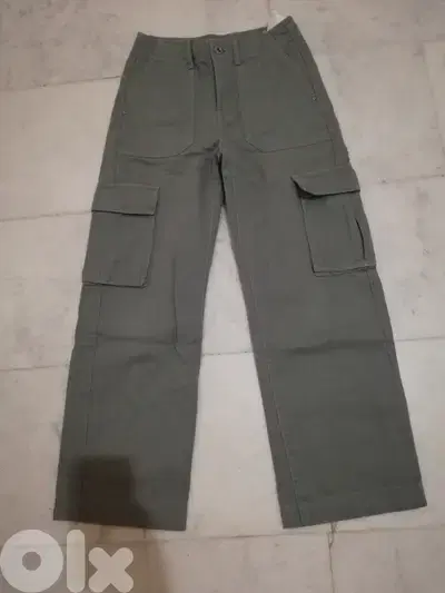 Pull and bear Green military pants