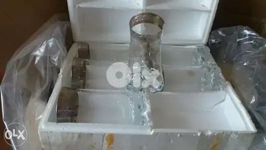 Verres en cristal avec contour en argent