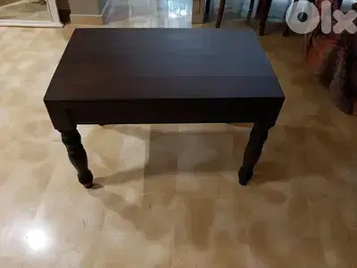 brown coffee  table in very good condition