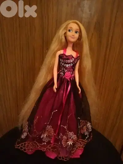RAPUNZEL TANGLED As new doll long hair Bending legs, ball neck=23$