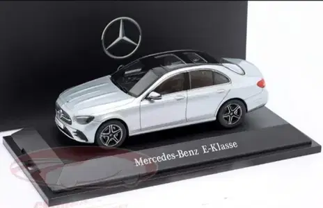 Mercedes E-Class (2020) diecast car model 1;43 Mercedes E-Class (2020) diecast car model 1;43