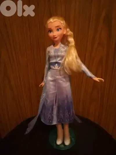 SINGING QUEEN ELSA FROZEN 2 Great doll: Into the unknown, French=26$