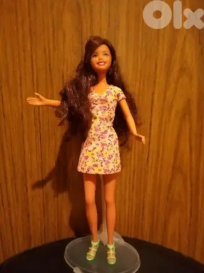 GABRIELLA HIGH SCHOOL Disney as new doll bend legs=25$