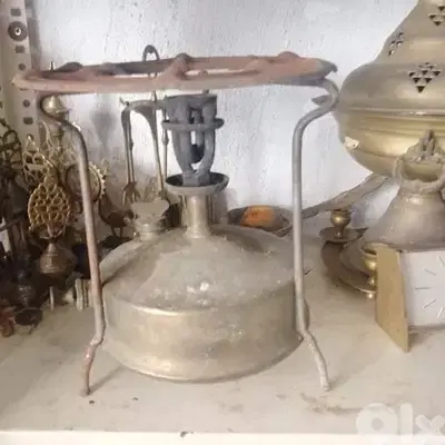 انتيك ببور نحاس قديم حجم وسط مع ستاند حديد