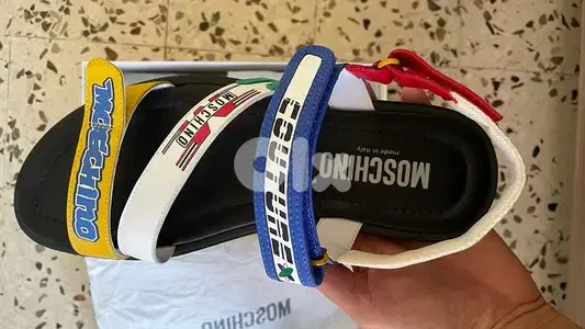 moschino sandal