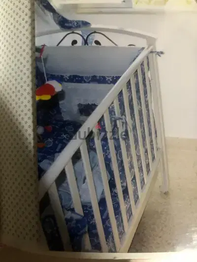 Erbesi baby crib