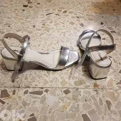 Women Scandal - Silver Shoes