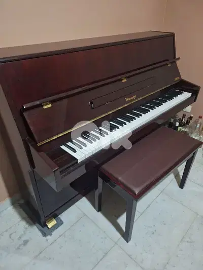 piano niemeyer Germany like new tuning warranty 3 pedal