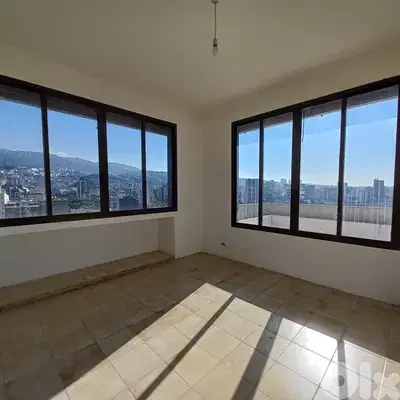Roof Office with sea view terrace for rent in Zalka