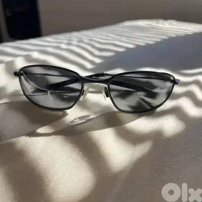 Oakley whisker carbon black (swipe for more)