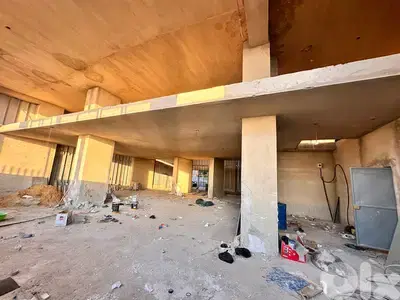 Showroom For Sale In Rawche صالة عرض للبيع في الروشة