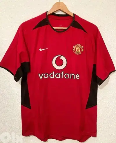 Manchester United 2002 -2004 vodafone nike home kit’s