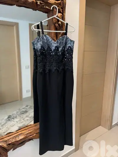 black dress with side slide cut