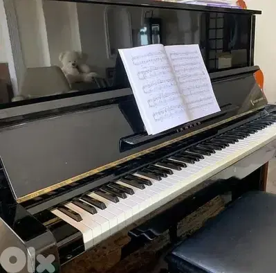 piano Yamaha U1 used like new 3pedal tuning warranty