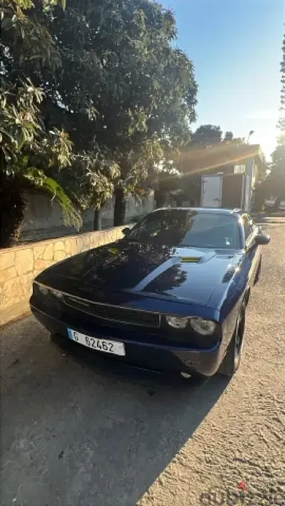 Dodge Challenger 2011 , clean,10000$