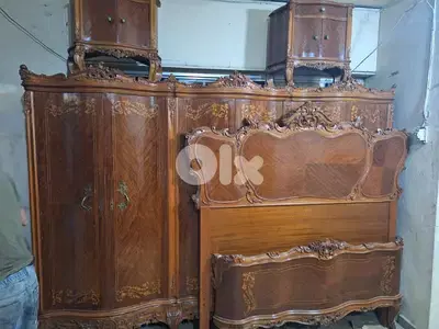 غرفة نوم خشب جوز انتيك حفر فني من الروائع مميزة كاملة
