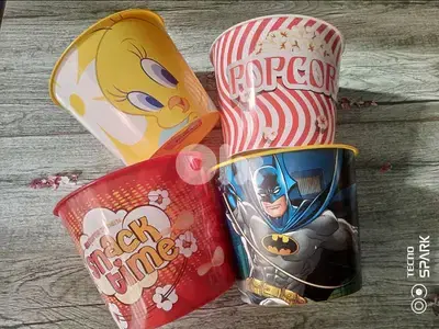 pop corn and crackers bowls