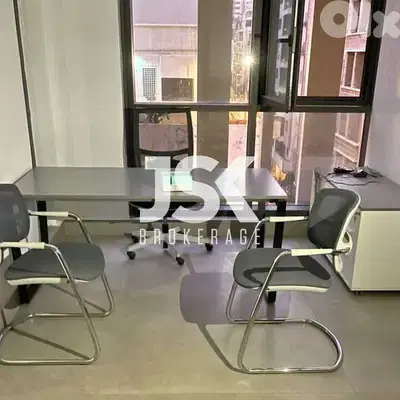 L17463 - Office For Sale in a Business building in Spears, Ras Beirut