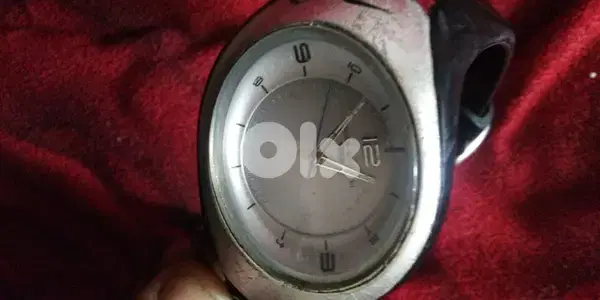 ساعه رياضيه بتتحمل ميه متر تحت الماي