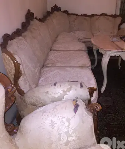 طقم صالون حفر خشب الزان حالة جيدة