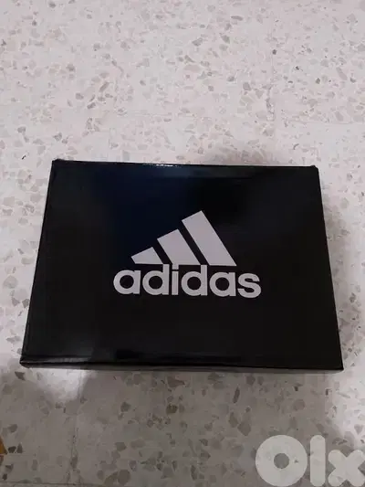 أسبدرين رجالي للبيع ماركة Adidas Original شبه جديد قياس 45 السعر 35$