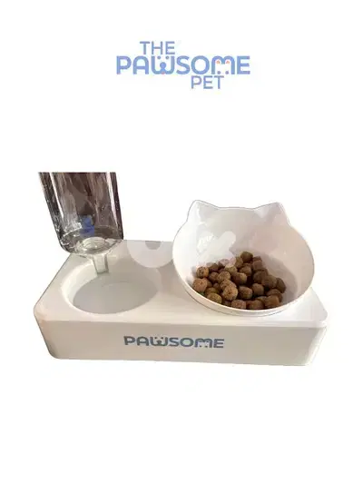 Pawsome's cat feeder with tilted bowl