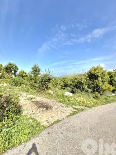 Land for sale in Aamchit -Flat  أرض للبيع في عمشيت -مسطحة
