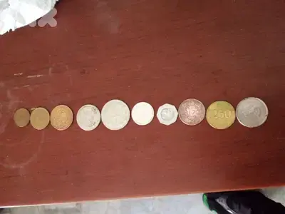 10 lebanese serie coins